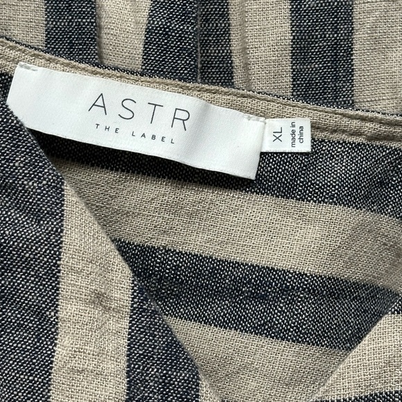 ASTR The Label Navy & Tan Stripe Linen-Blend Crop Top & Culottes Set - Size XL - Picture 10 of 11